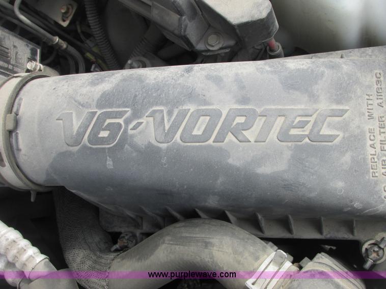 image for item E7128 1998 Chevrolet S10 pickup truck