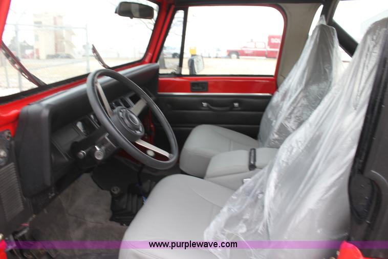 image for item E8387 1987 Jeep Wrangler