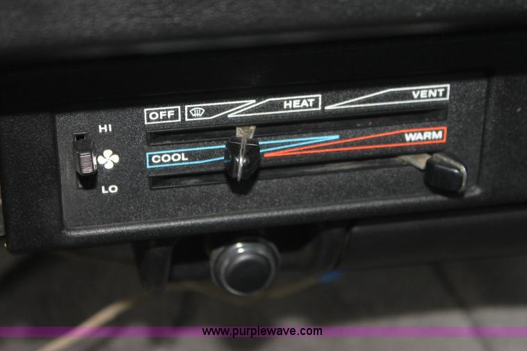 image for item E8387 1987 Jeep Wrangler