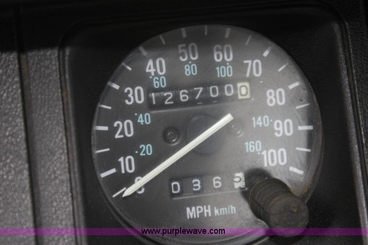 image for item E8387 1987 Jeep Wrangler