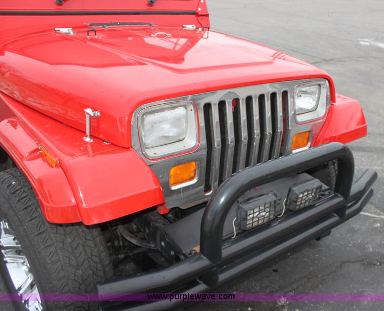 image for item E8387 1987 Jeep Wrangler