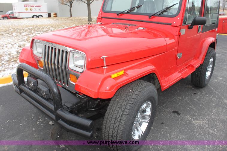 image for item E8387 1987 Jeep Wrangler