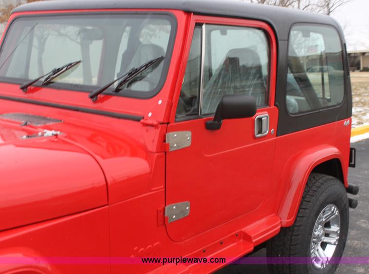 image for item E8387 1987 Jeep Wrangler