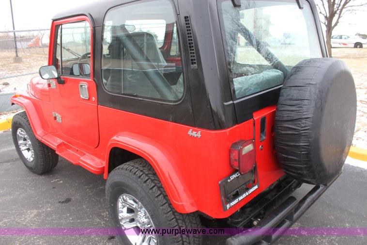 image for item E8387 1987 Jeep Wrangler