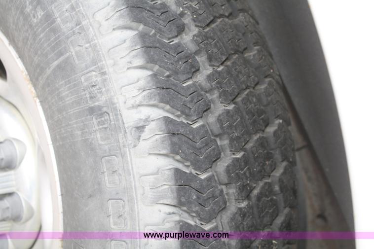 image for item F2811 2005 Chevrolet Express 3500 van