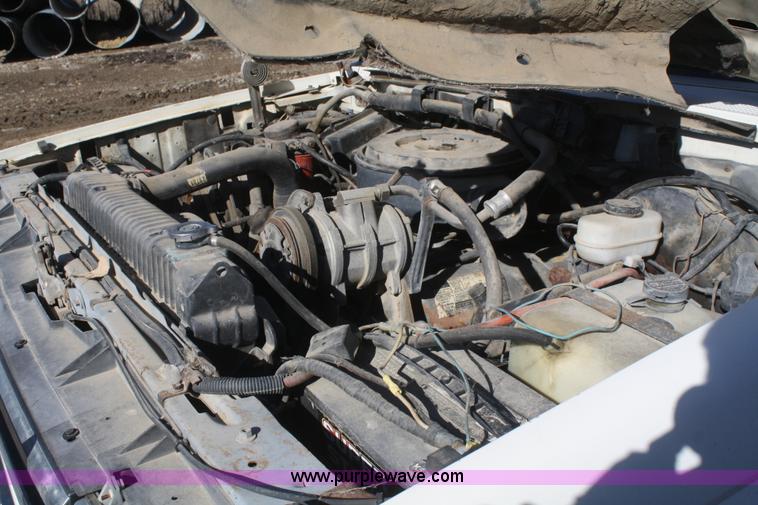 image for item F2882 1991 Ford F350 XLT Crew Cab utility truck