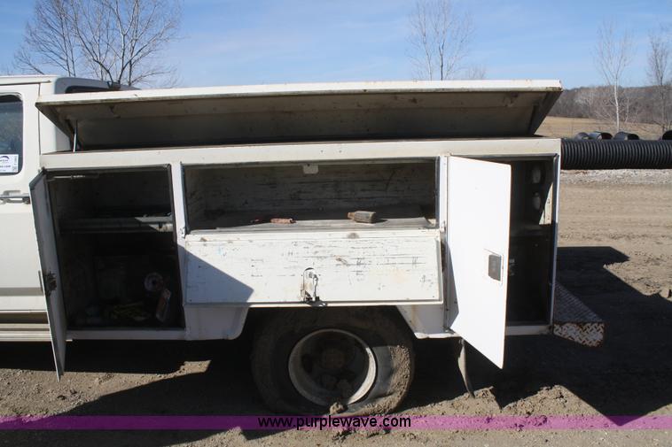 image for item F2882 1991 Ford F350 XLT Crew Cab utility truck