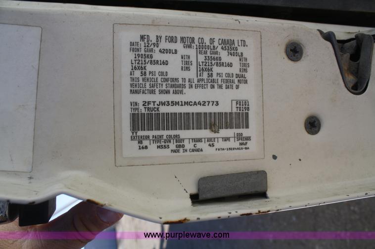 image for item F2882 1991 Ford F350 XLT Crew Cab utility truck