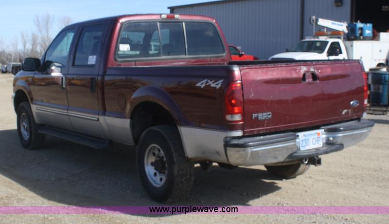 image for item F2883 2000 Ford F250 Crew Cab pickup truck