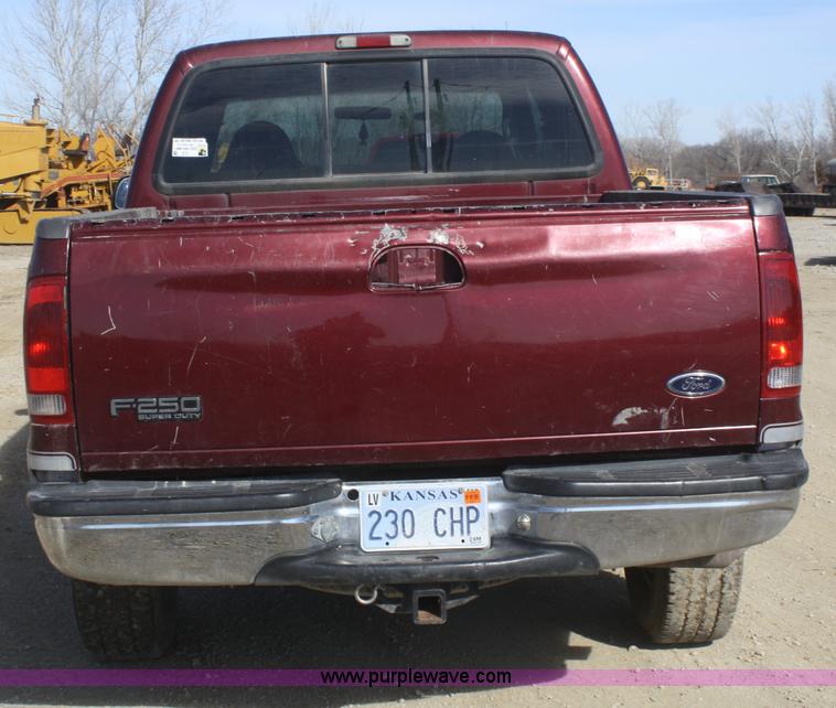 image for item F2883 2000 Ford F250 Crew Cab pickup truck