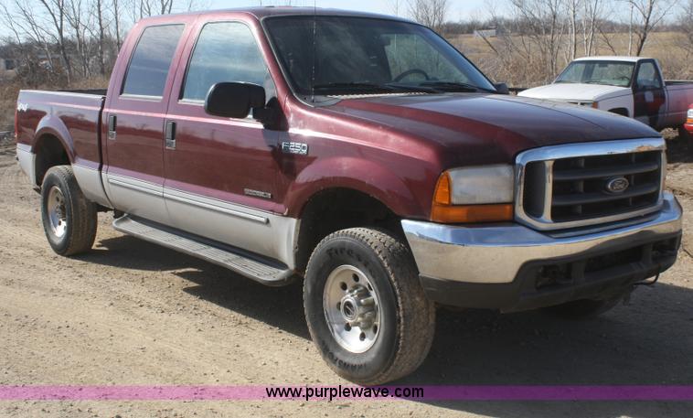 image for item F2883 2000 Ford F250 Crew Cab pickup truck