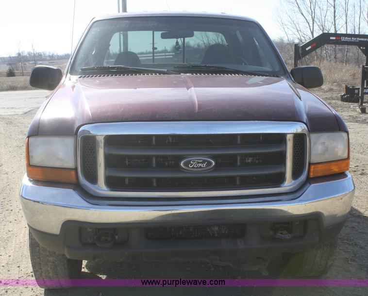 image for item F2883 2000 Ford F250 Crew Cab pickup truck