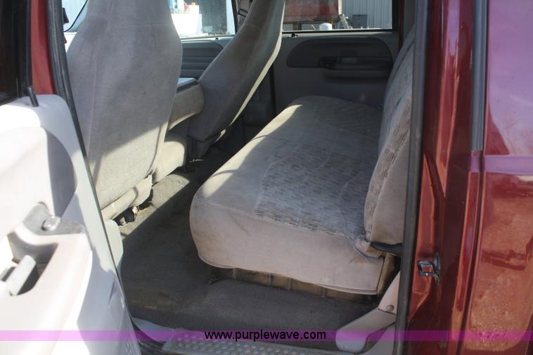 image for item F2883 2000 Ford F250 Crew Cab pickup truck