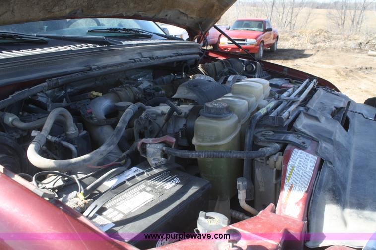 image for item F2883 2000 Ford F250 Crew Cab pickup truck