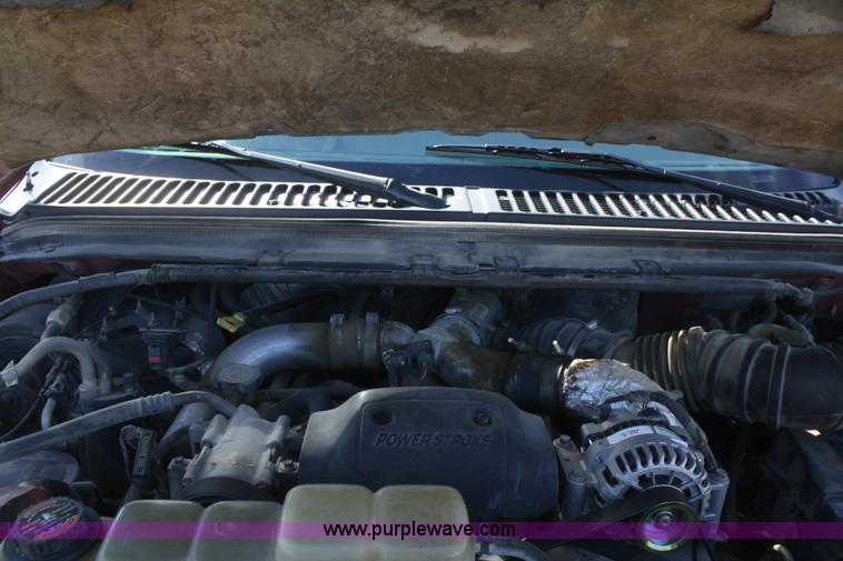 image for item F2883 2000 Ford F250 Crew Cab pickup truck