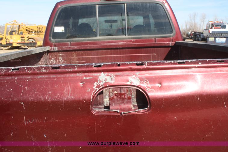 image for item F2883 2000 Ford F250 Crew Cab pickup truck
