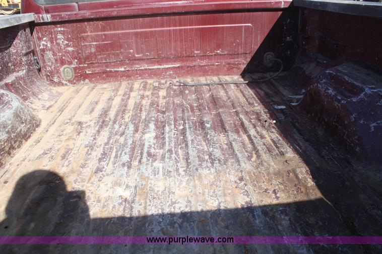 image for item F2883 2000 Ford F250 Crew Cab pickup truck