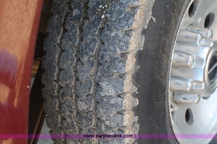 image for item F2883 2000 Ford F250 Crew Cab pickup truck