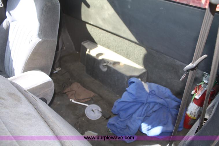 image for item F2884 2001 Chevrolet S10 LS Ext. Cab pickup truck