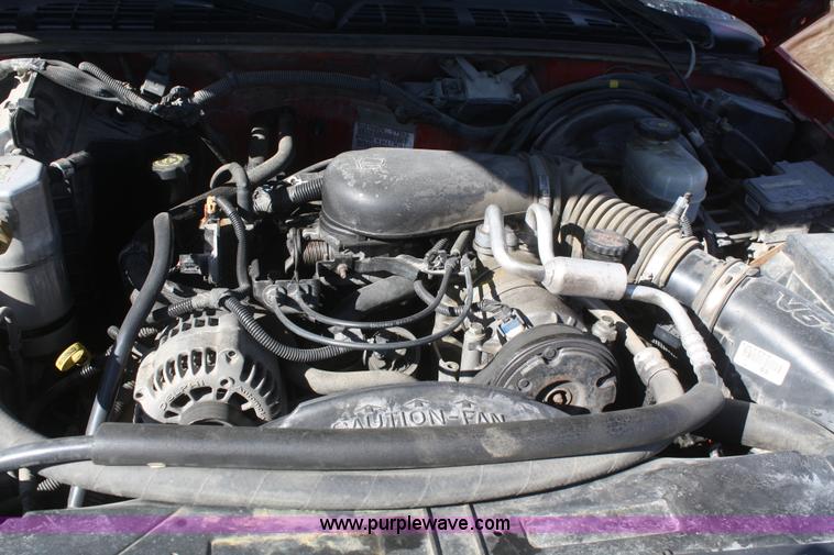 image for item F2884 2001 Chevrolet S10 LS Ext. Cab pickup truck