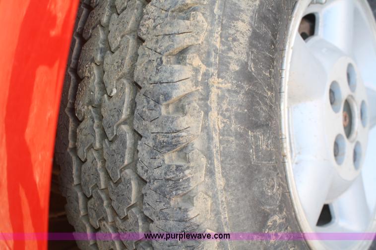 image for item F2884 2001 Chevrolet S10 LS Ext. Cab pickup truck