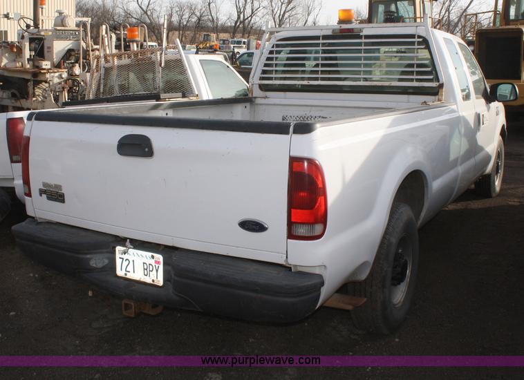 image for item F2920 2003 Ford F250 SuperCab pickup truck