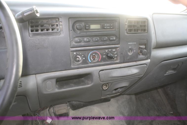 image for item F2920 2003 Ford F250 SuperCab pickup truck