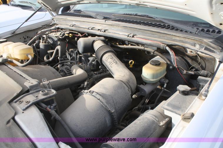 image for item F2920 2003 Ford F250 SuperCab pickup truck