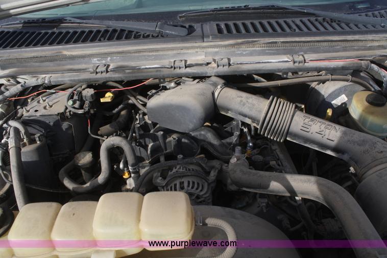 image for item F2920 2003 Ford F250 SuperCab pickup truck