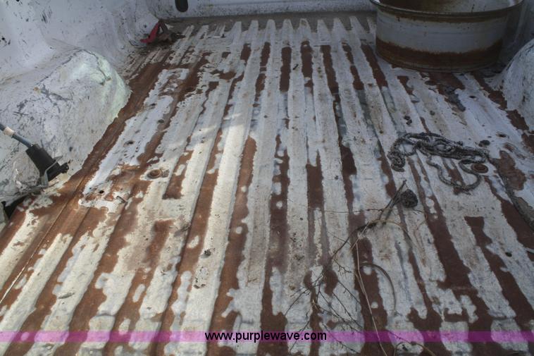 image for item F2920 2003 Ford F250 SuperCab pickup truck