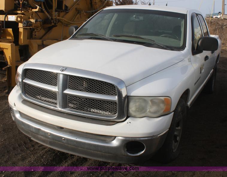 image for item F2927 2002 Dodge Ram 1500 ST Quad Cab pickup truck