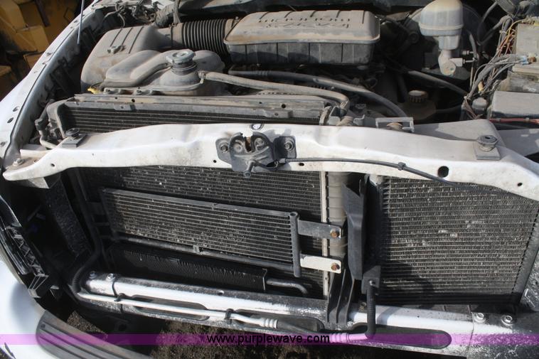 image for item F2927 2002 Dodge Ram 1500 ST Quad Cab pickup truck