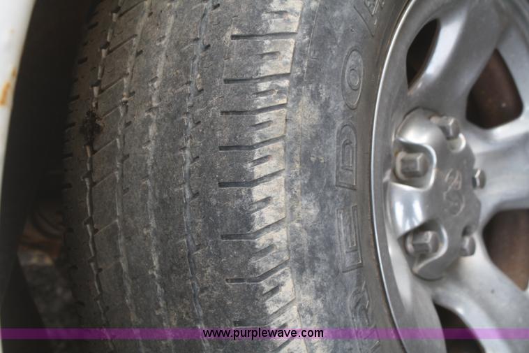 image for item F2927 2002 Dodge Ram 1500 ST Quad Cab pickup truck