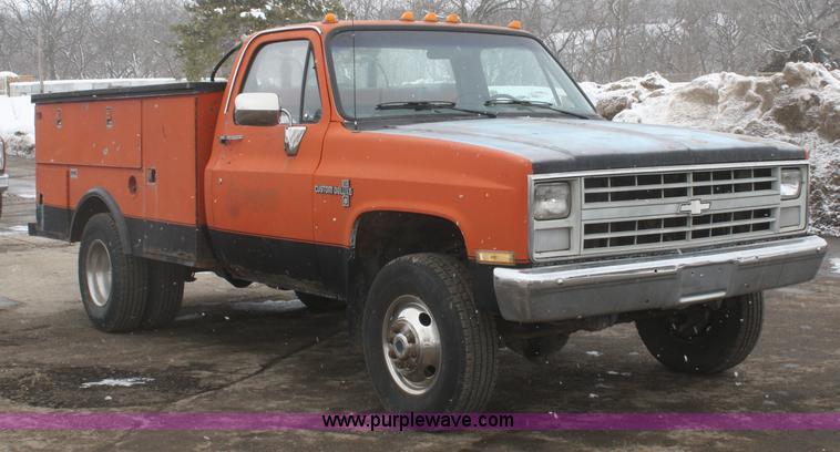 image for item F2981 1988 Chevrolet Custom Deluxe 30 utility truck
