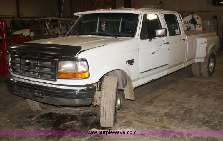 image for item F2985 1995 Ford F350 XLT Crew Cab pickup truck
