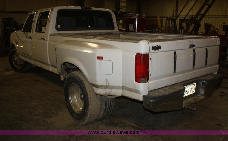 image for item F2985 1995 Ford F350 XLT Crew Cab pickup truck