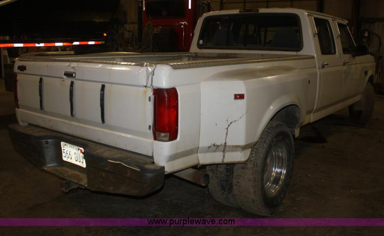 image for item F2985 1995 Ford F350 XLT Crew Cab pickup truck