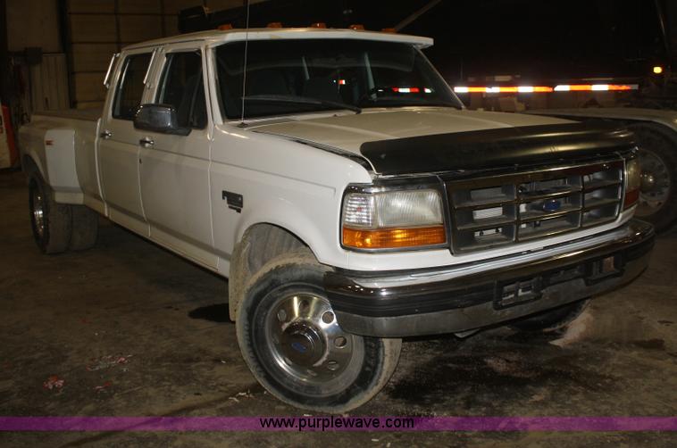 image for item F2985 1995 Ford F350 XLT Crew Cab pickup truck