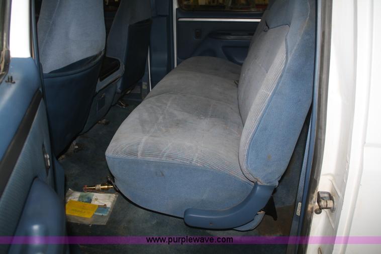 image for item F2985 1995 Ford F350 XLT Crew Cab pickup truck