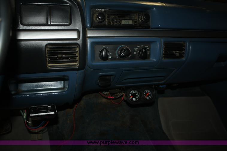 image for item F2985 1995 Ford F350 XLT Crew Cab pickup truck