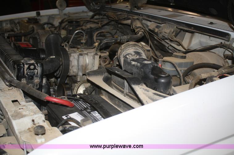 image for item F2985 1995 Ford F350 XLT Crew Cab pickup truck