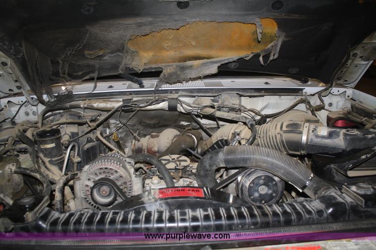 image for item F2985 1995 Ford F350 XLT Crew Cab pickup truck