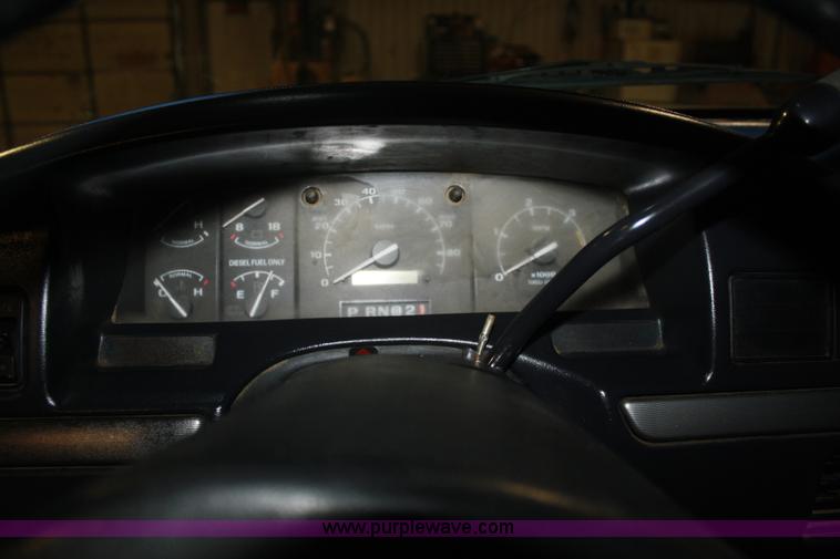 image for item F2985 1995 Ford F350 XLT Crew Cab pickup truck