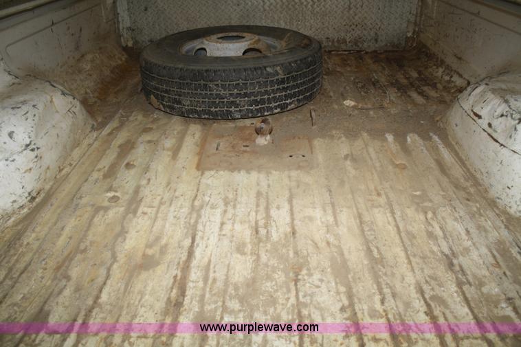 image for item F2985 1995 Ford F350 XLT Crew Cab pickup truck