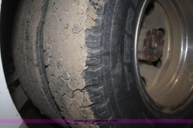 image for item F2985 1995 Ford F350 XLT Crew Cab pickup truck