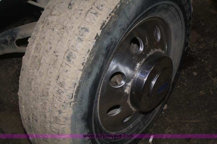 image for item F2985 1995 Ford F350 XLT Crew Cab pickup truck