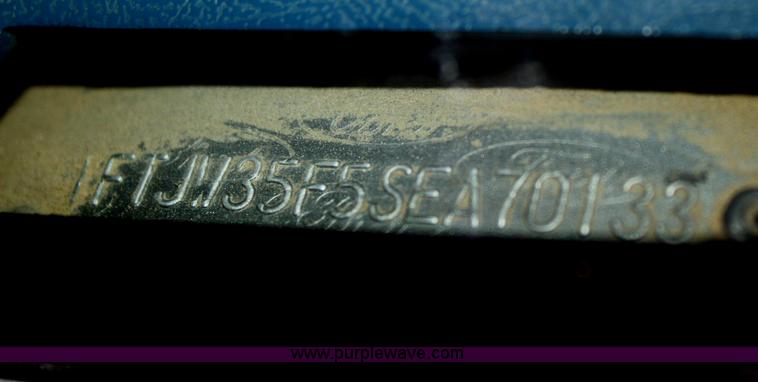 image for item F2985 1995 Ford F350 XLT Crew Cab pickup truck