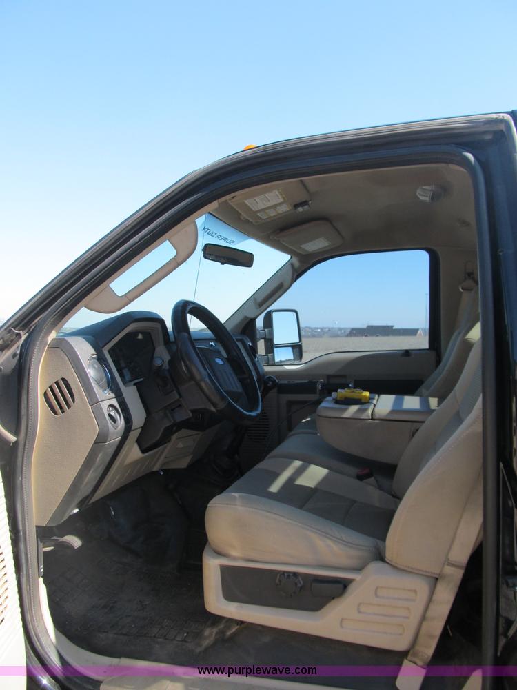 image for item F3130 2008 Ford F350 Super Duty flatbed pickup truck