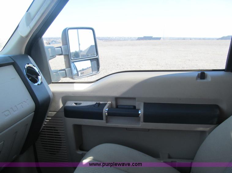 image for item F3130 2008 Ford F350 Super Duty flatbed pickup truck