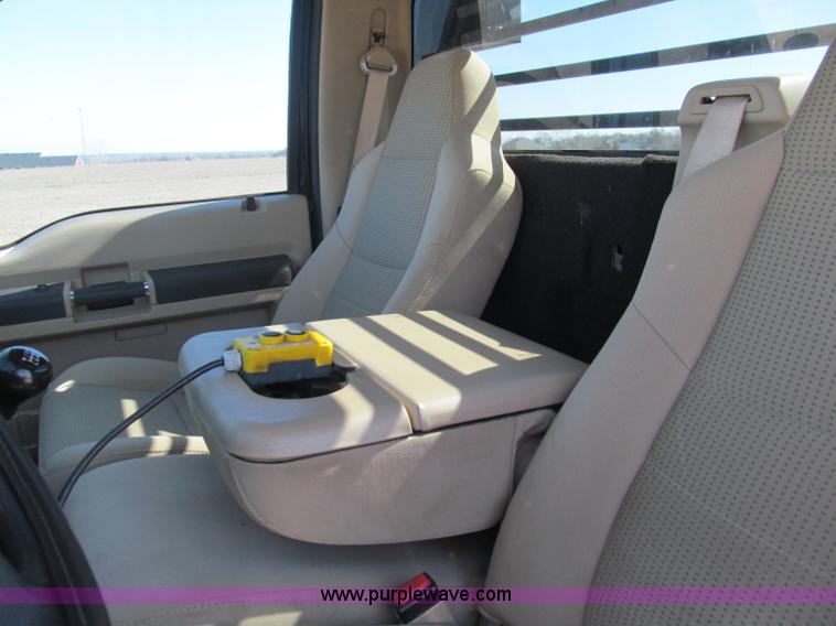 image for item F3130 2008 Ford F350 Super Duty flatbed pickup truck
